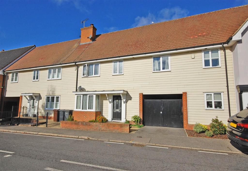 4 bedroom terraced house for sale in Main Road, Great Leighs