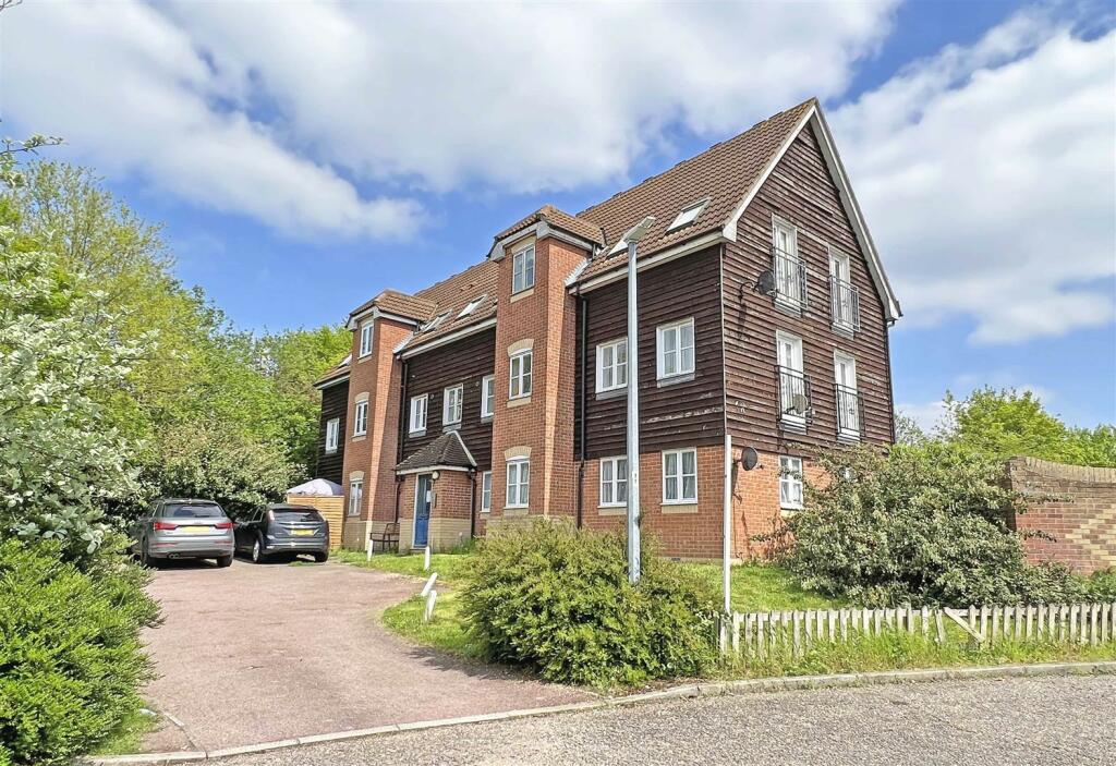 2 bedroom flat for sale in Jersey Way, Braintree, CM7