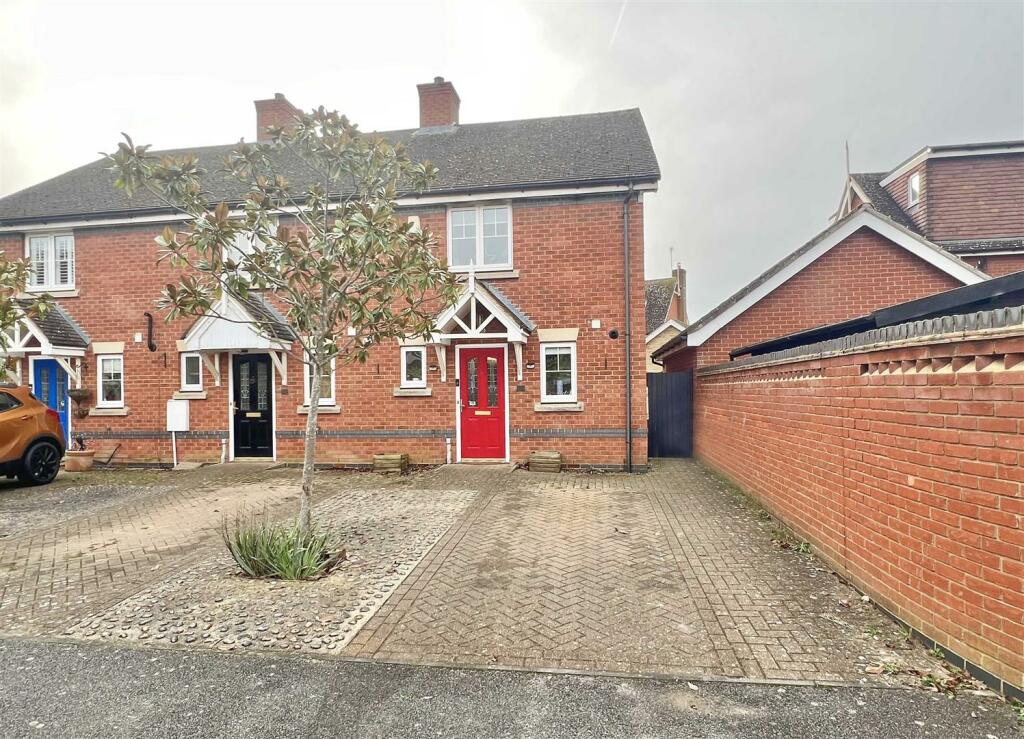 2 bedroom end of terrace house for sale in Shimbrooks, Great Leighs