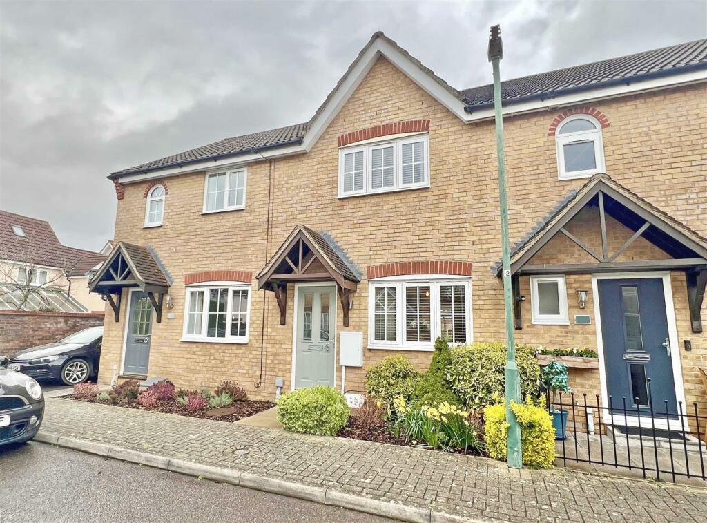 2 bedroom terraced house for sale in Ridings Avenue, Great Notley
