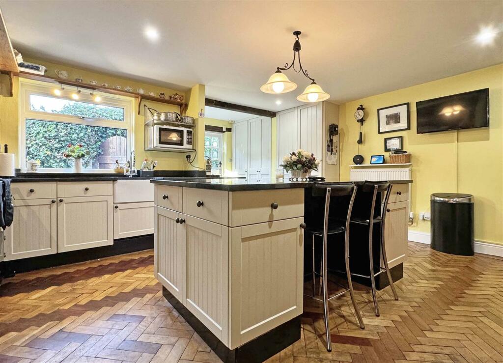 Additional property image - Gransmore Green, Felsted, Dunmow