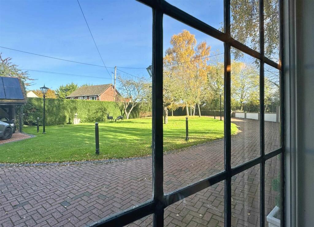 Additional property image - Gransmore Green, Felsted, Dunmow