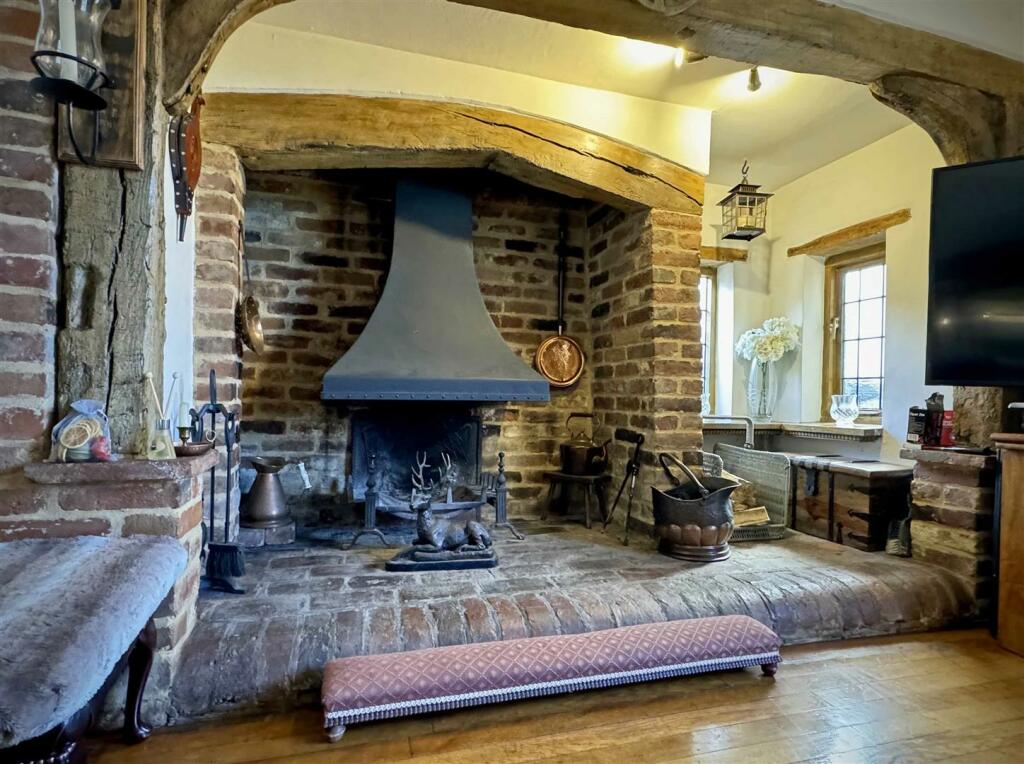 Additional property image - Gransmore Green, Felsted, Dunmow