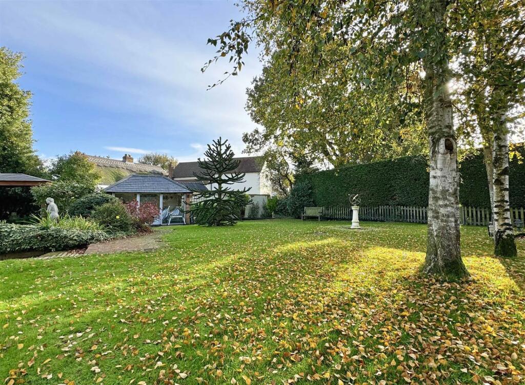 Additional property image - Gransmore Green, Felsted, Dunmow