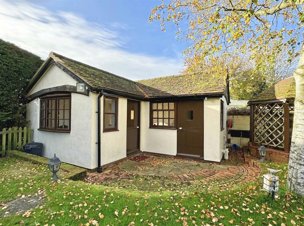 Additional property image - Gransmore Green, Felsted, Dunmow