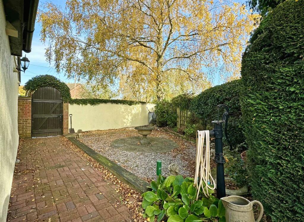 Additional property image - Gransmore Green, Felsted, Dunmow