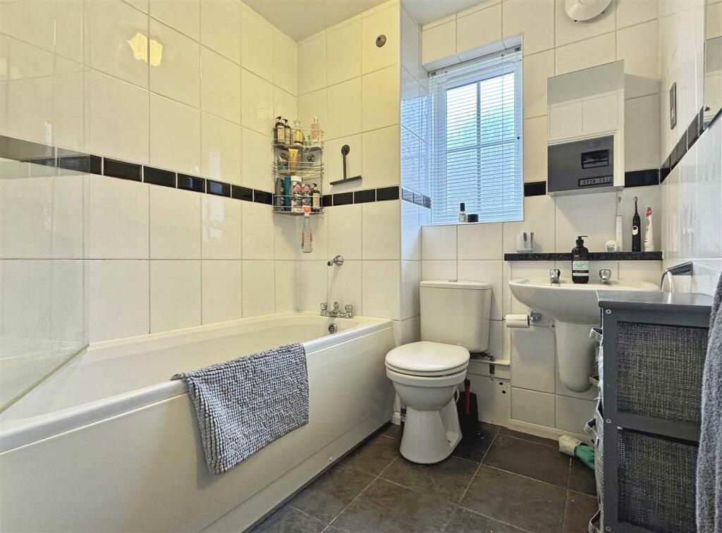 Additional property image - Stanstrete Field, Great Notley, Braintree, CM77