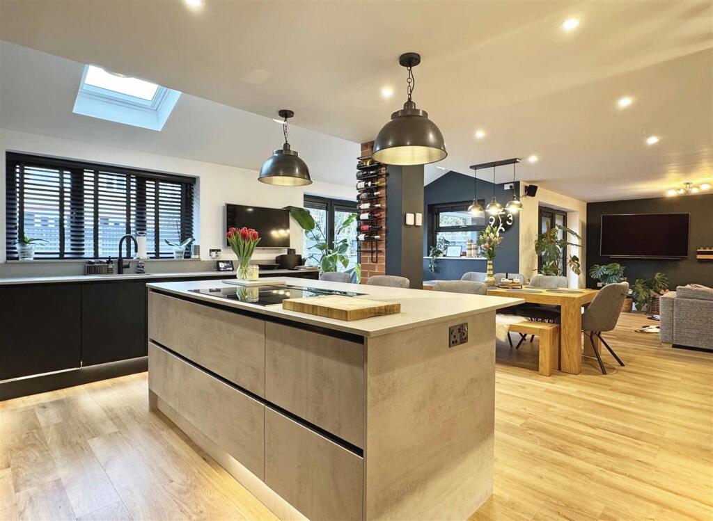 Additional property image - Grantham Avenue, Great Notley, Braintree