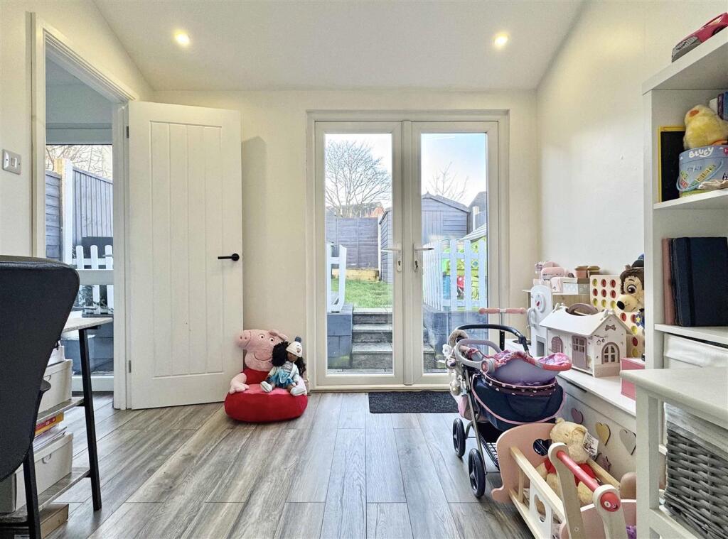 Additional property image - Dunoon Close, Braintree