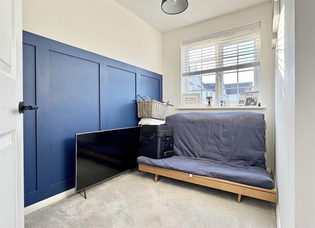 Additional property image - Dunoon Close, Braintree