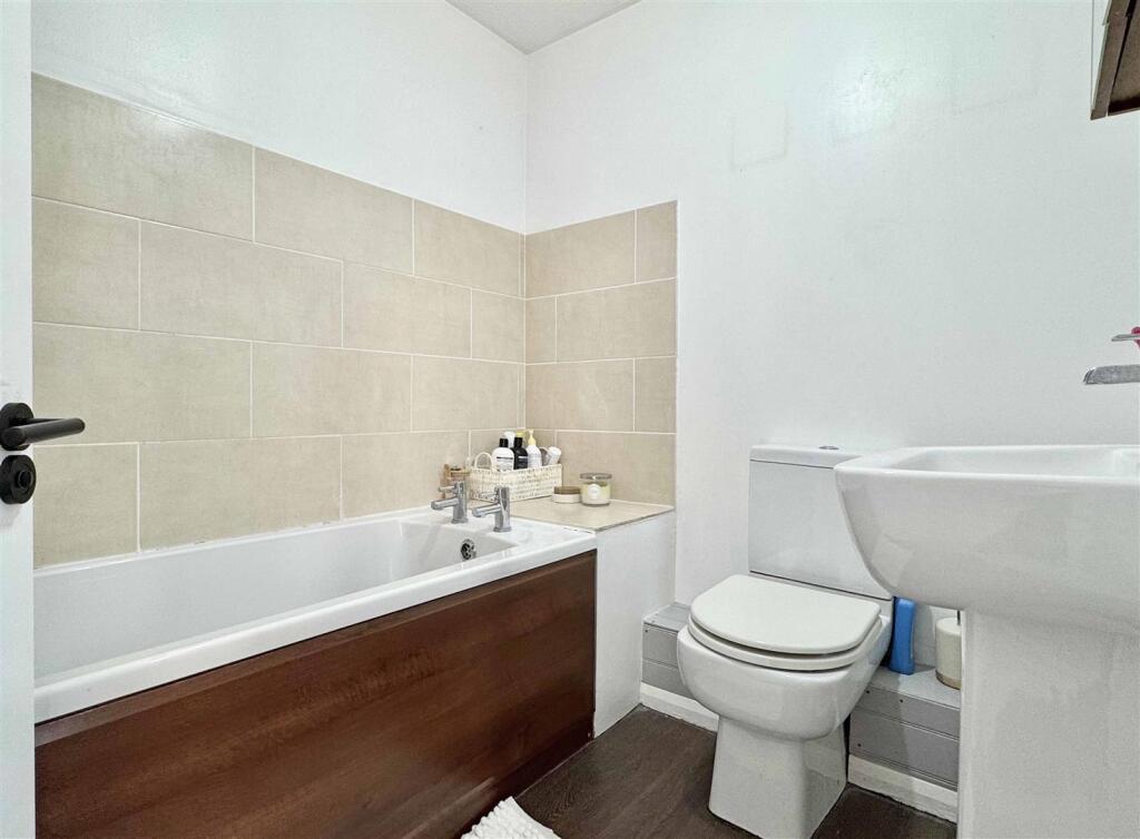 Additional property image - Dunoon Close, Braintree