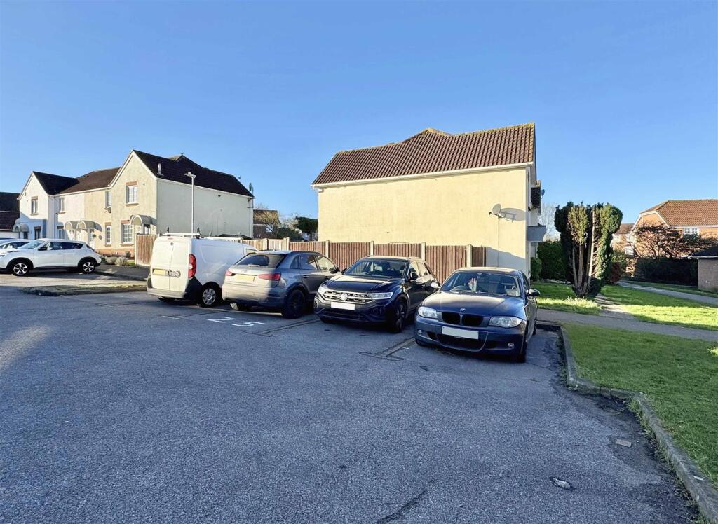 Additional property image - Dunoon Close, Braintree