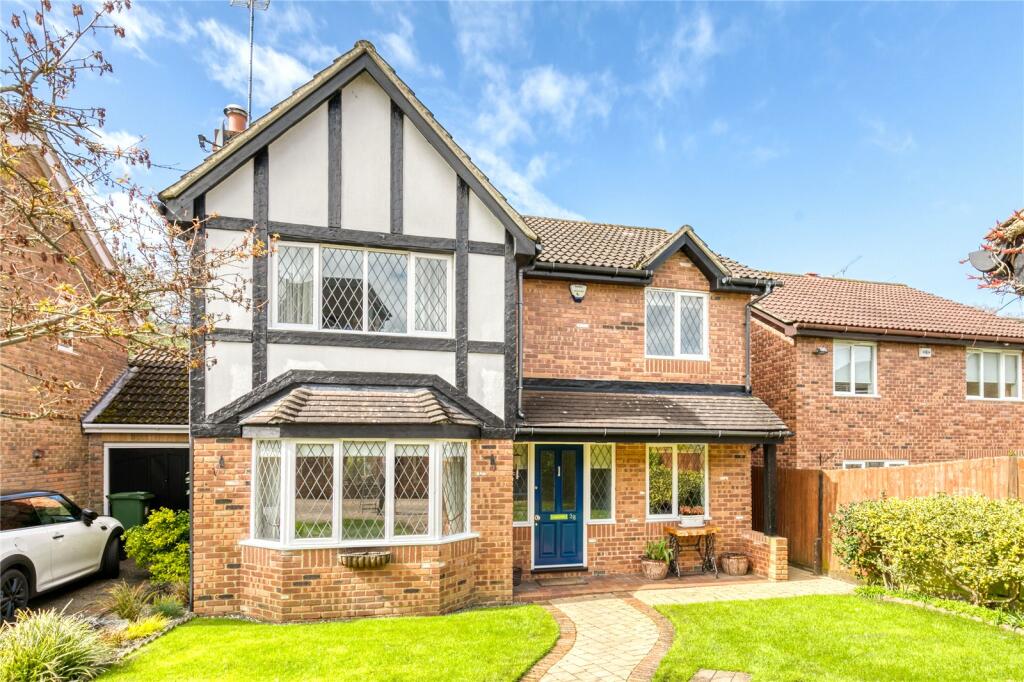 4 bedroom detached house for sale in Aldridge Park, Winkfield Row