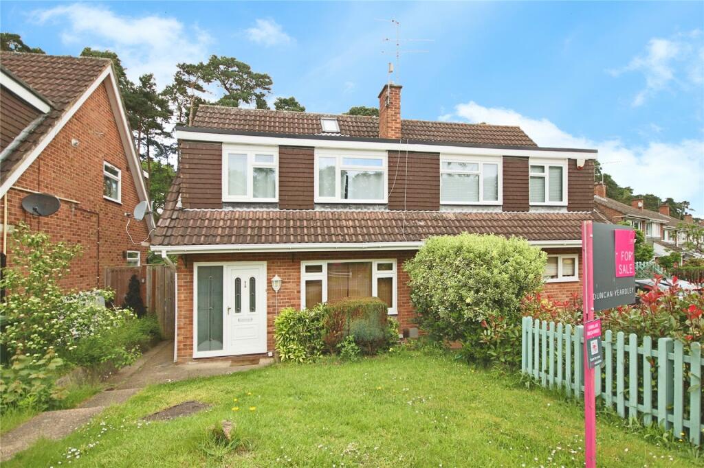 3 bedroom semidetached house for sale in Brunswick, Bracknell, Berkshire, RG12