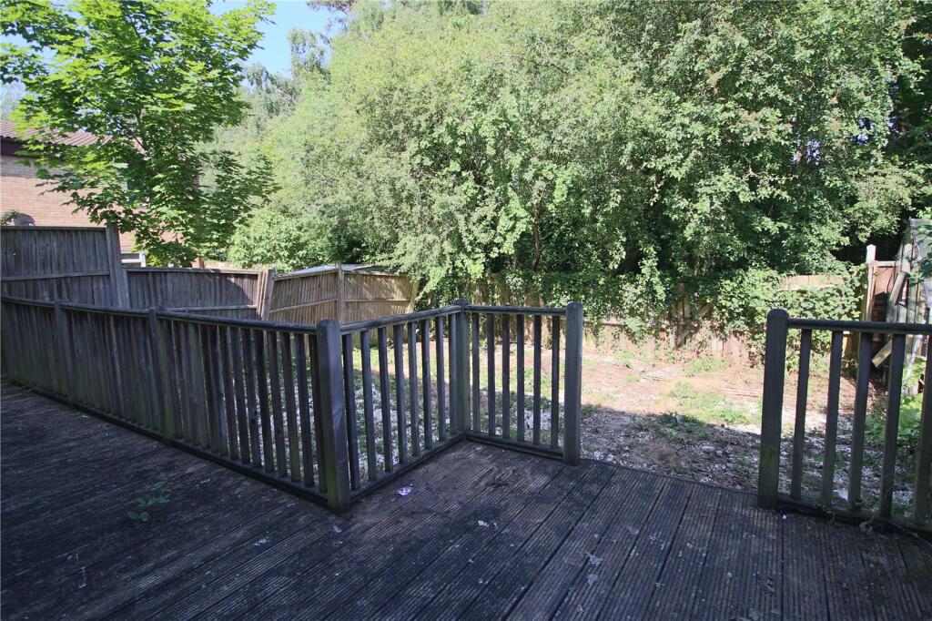 3 bedroom end of terrace house for sale in Dalcross, Bracknell, Bracknell Forest, RG12