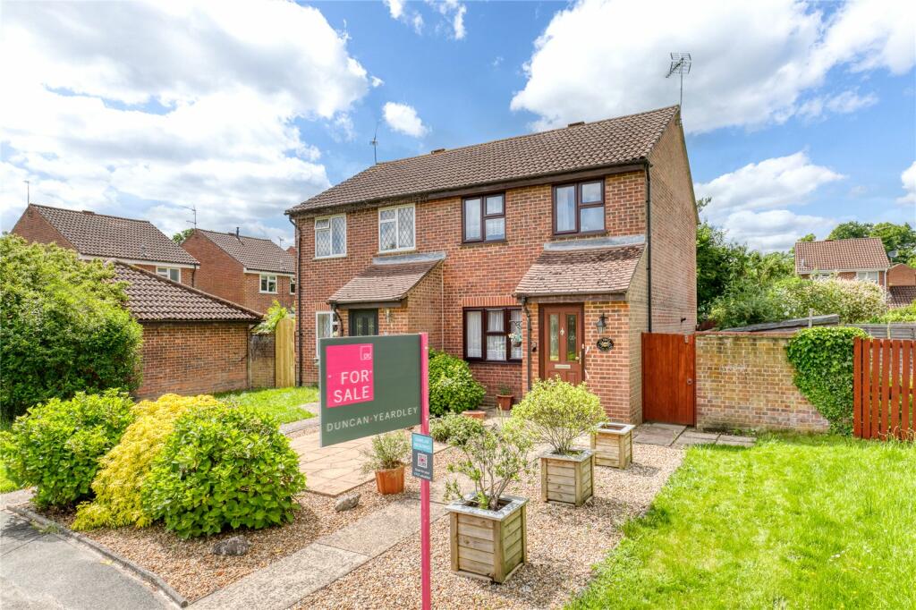 3 bedroom semidetached house for sale in Cross Gates Close, Martins