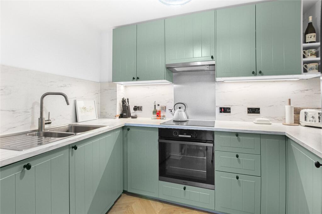 Main image of property: Kelvin Gate, Bracknell, Berkshire, RG12