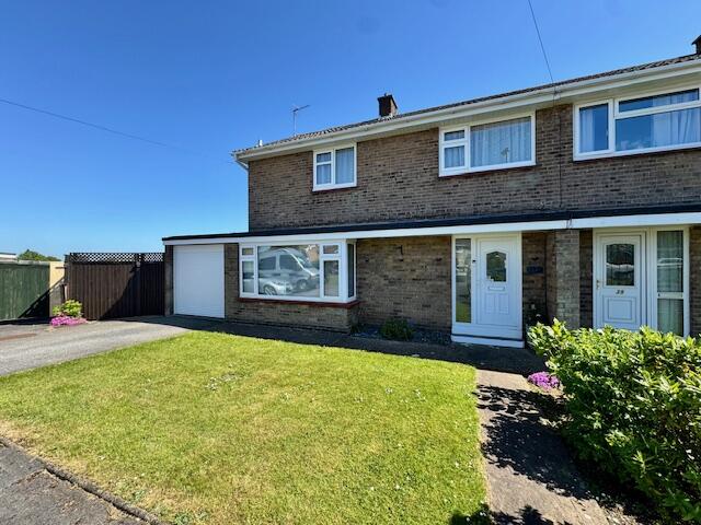 Main image of property: 37 Harewood Crescent Louth LN11 0JD