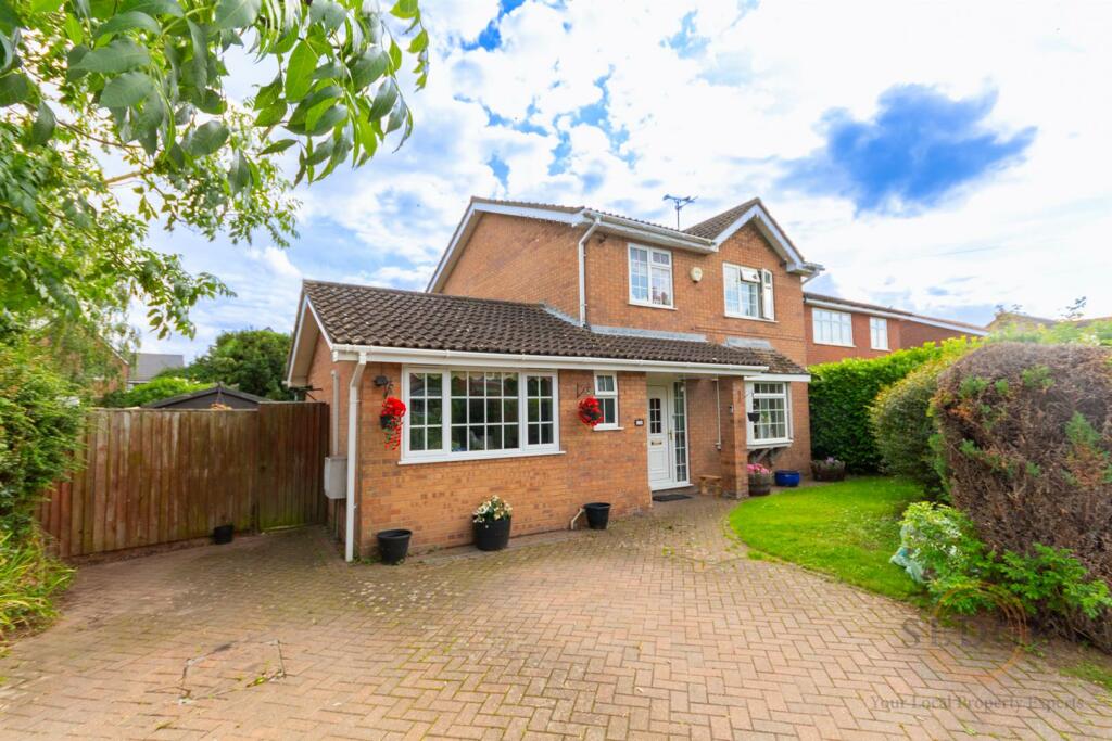 4 bedroom detached house for sale in Orchard Way, Cowbit, Spalding, PE12