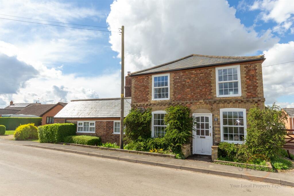 3 bedroom detached house for sale in Broadgate, Whaplode Drove, Spalding, PE12