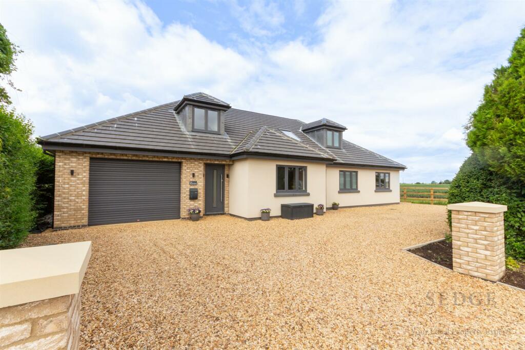 4 bedroom detached house for sale in Windmill Lane, Gosberton, Spalding