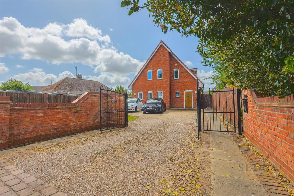 Main image of property: Clay Lake, Spalding