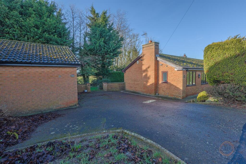 Main image of property: Six House Bank, West Pinchbeck, Spalding