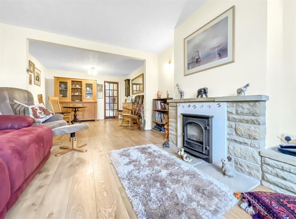 2 bedroom bungalow for sale in Riverway, South Cerney, Cirencester, GL7