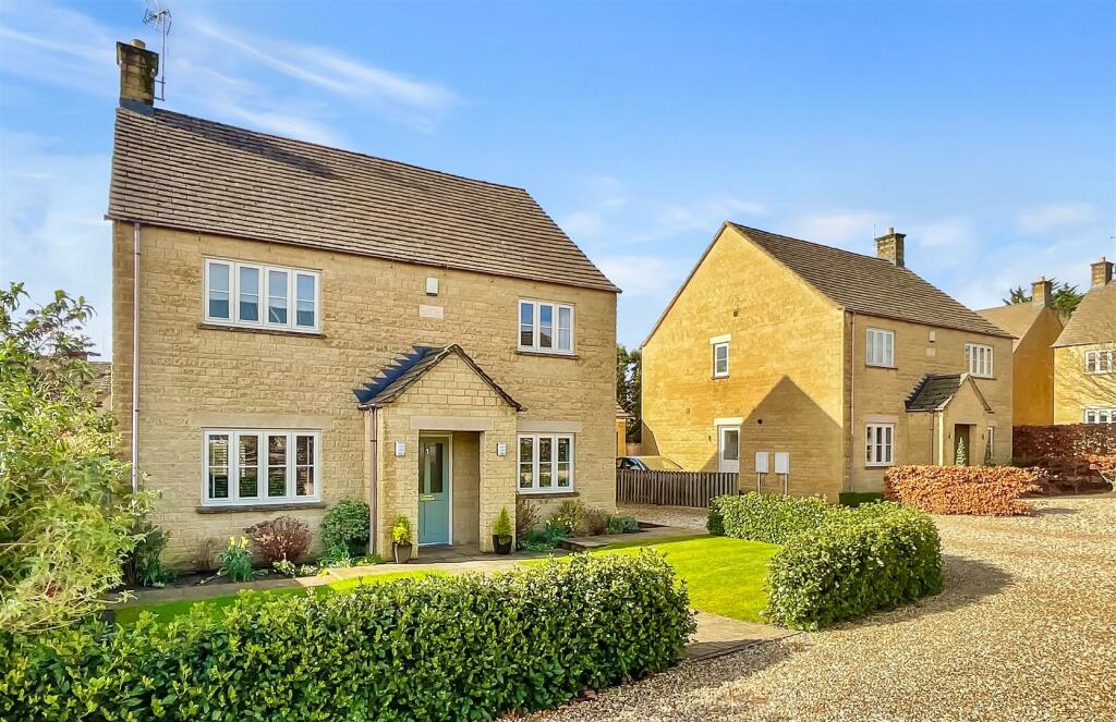 4 bedroom detached house for sale in Stratton, Cirencester, GL7