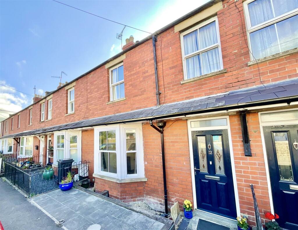 2 bedroom terraced house for sale in Ashton Road, Siddington, Cirencester, GL7