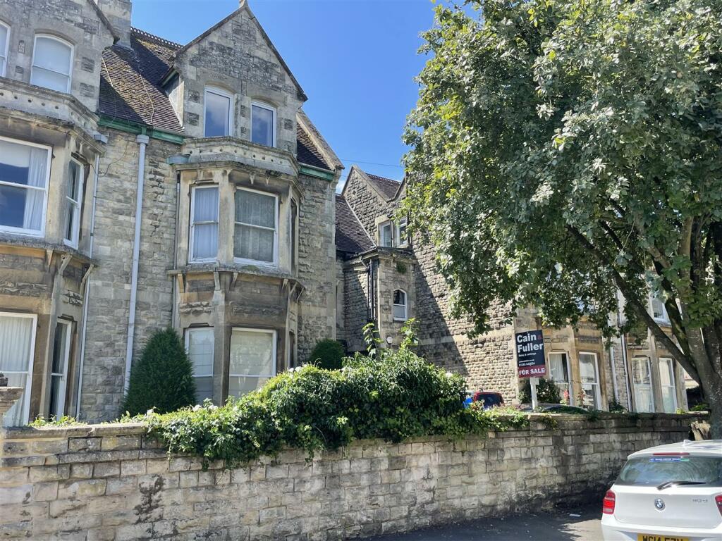 1 bedroom flat for sale in Victoria Road, Cirencester, GL7