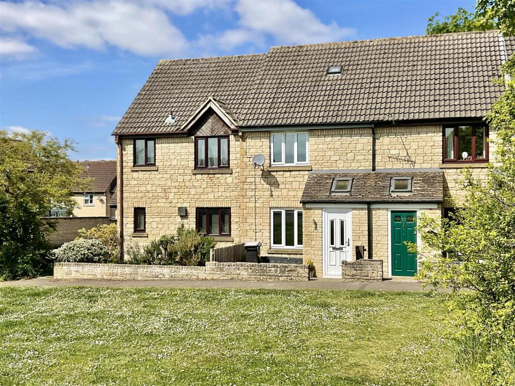Main image of property: Hanstone Close, Cirencester
