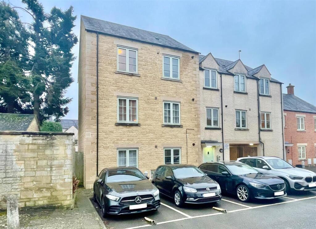 Main image of property: Cirencester centre