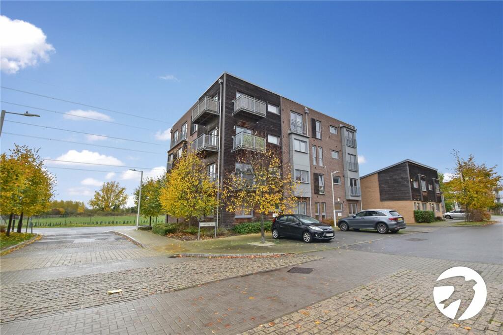 1 bedroom flat for sale in Sympathy Vale, Dartford, Kent, DA1