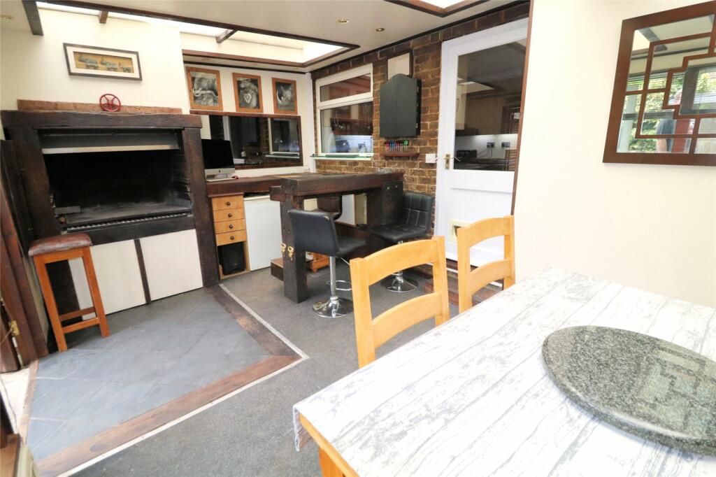 Additional property image - Silver Spring Close, Northumberland Heath, Kent, DA8