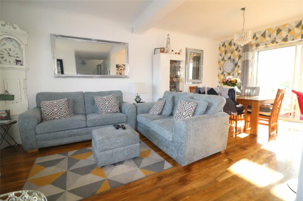 Additional property image - Barnehurst Avenue, Erith, DA8