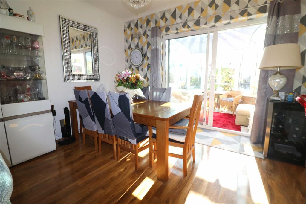 Additional property image - Barnehurst Avenue, Erith, DA8