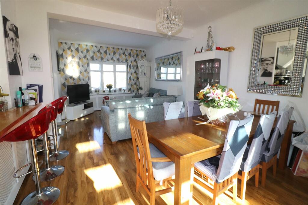 Additional property image - Barnehurst Avenue, Erith, DA8