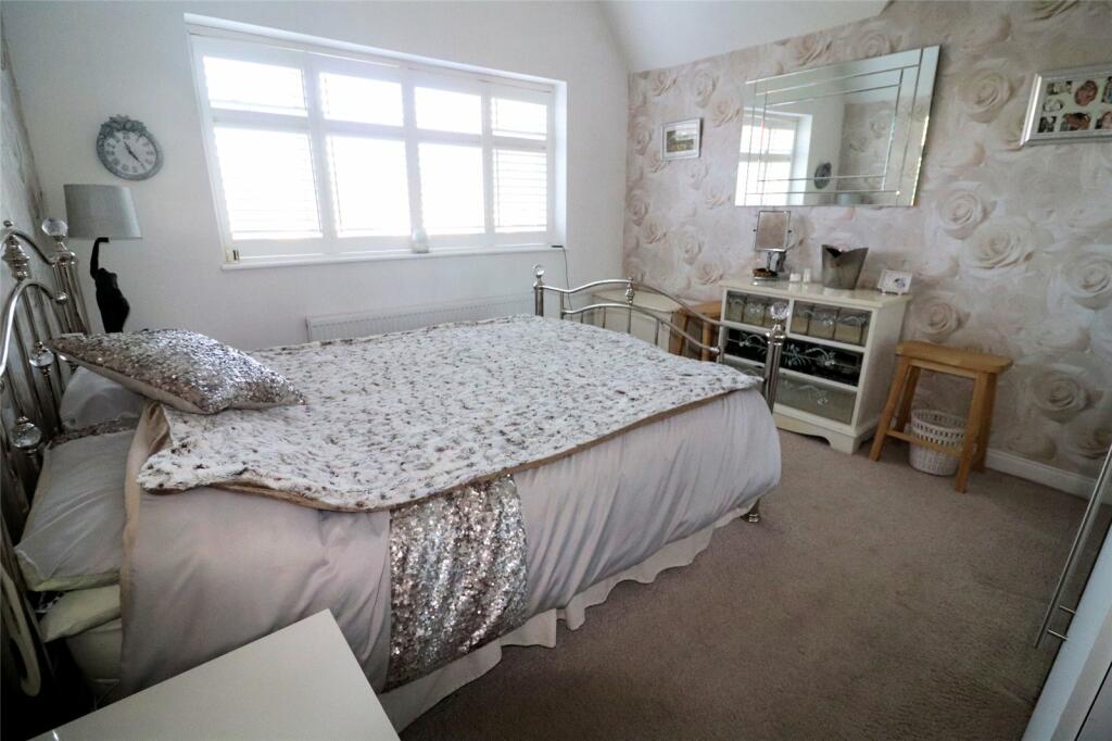 Additional property image - Barnehurst Avenue, Erith, DA8