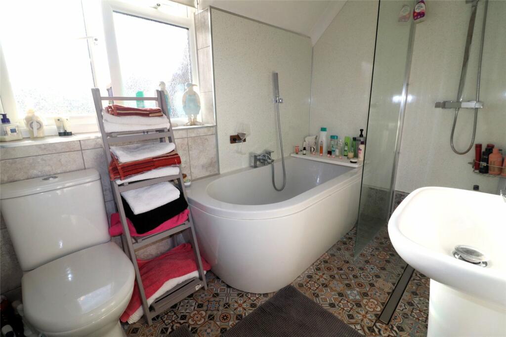 Additional property image - Barnehurst Avenue, Erith, DA8