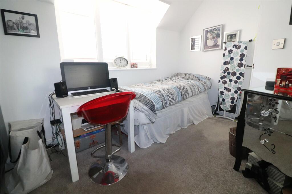 Additional property image - Barnehurst Avenue, Erith, DA8