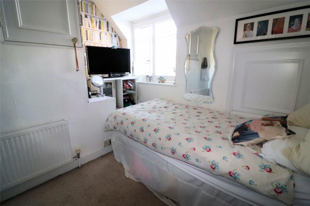 Additional property image - Barnehurst Avenue, Erith, DA8