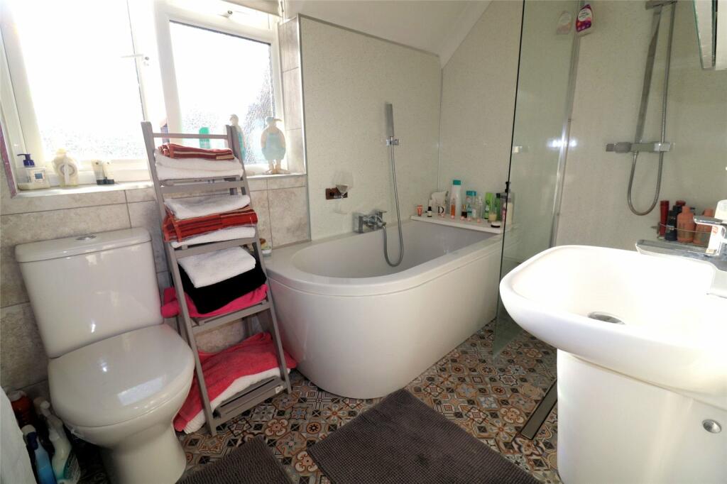 Additional property image - Barnehurst Avenue, Erith, DA8