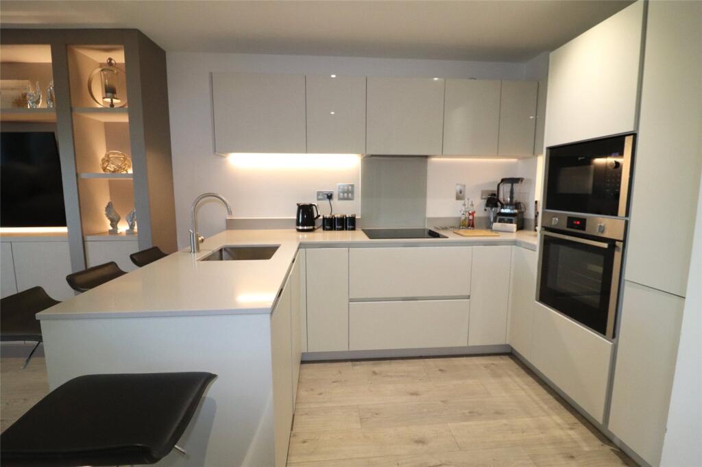 Additional property image - 12 St James Road, Brentwood, Essex, CM14