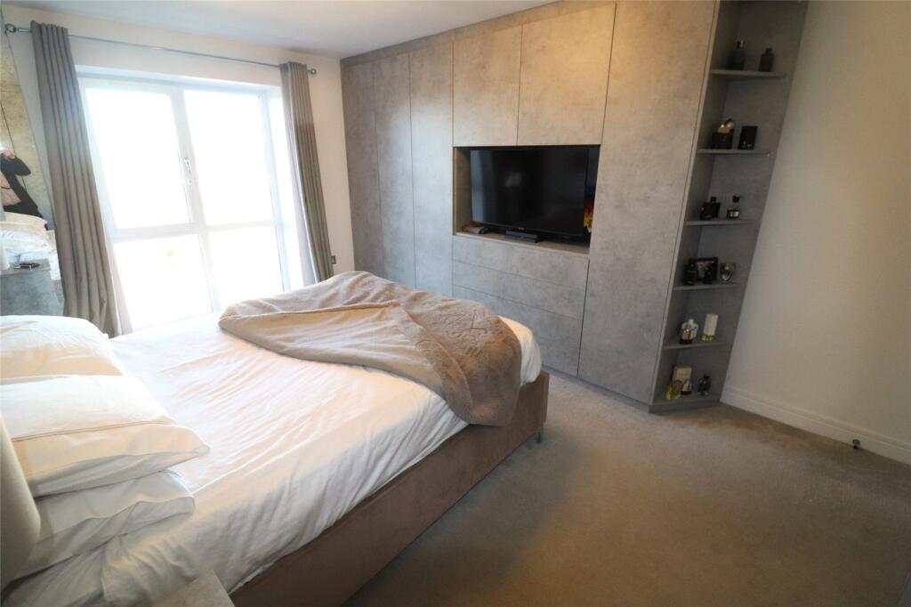 Additional property image - 12 St James Road, Brentwood, Essex, CM14