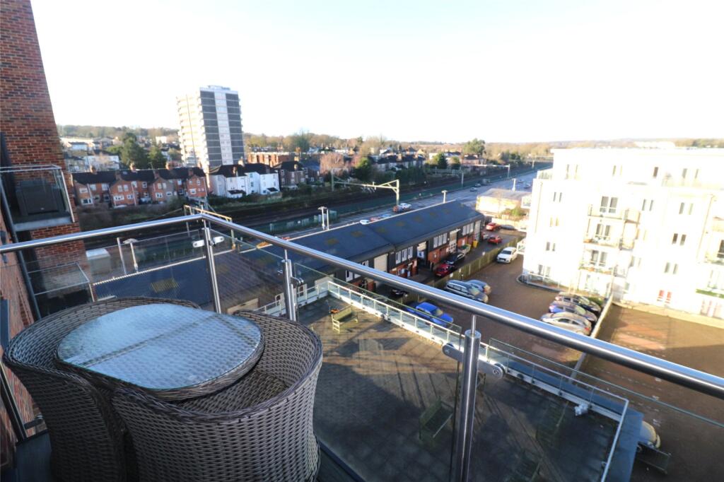 Additional property image - 12 St James Road, Brentwood, Essex, CM14