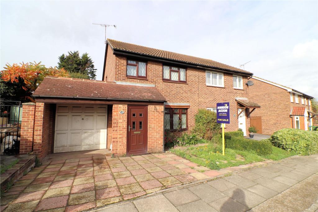 3 bedroom semidetached house for sale in Wyatt Road, Crayford, Kent, DA1