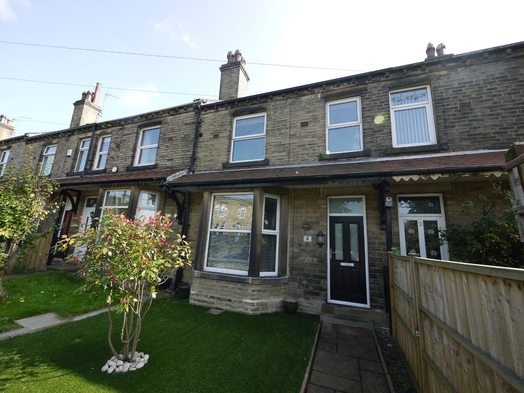3 bedroom terraced house for sale in Smith House Lane, Brighouse, HD6