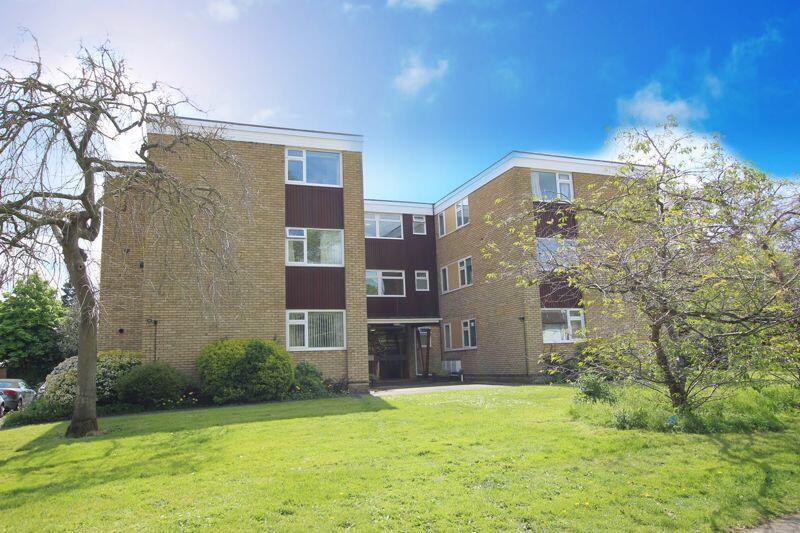 2 bedroom apartment for rent in Avenue Road, Epsom, KT18