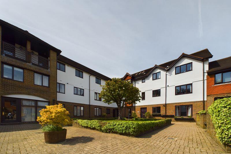 3 bedroom apartment for sale in The Avenue, Tadworth, KT20